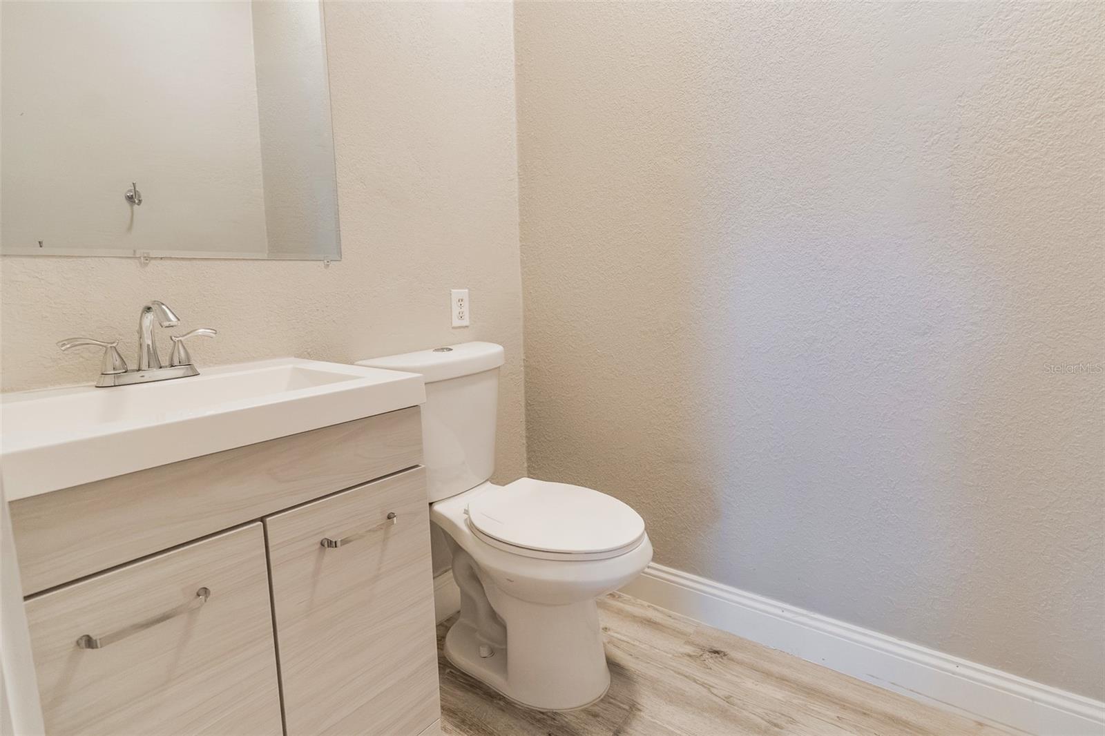 Image 13 of 86 For 321 Pennsylvania Avenue