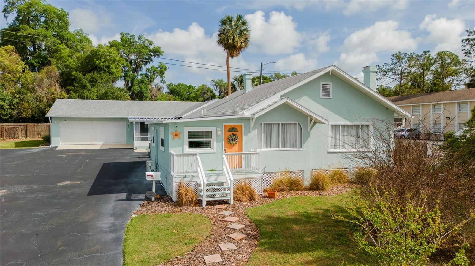 Image 2 of 86 For 321 Pennsylvania Avenue