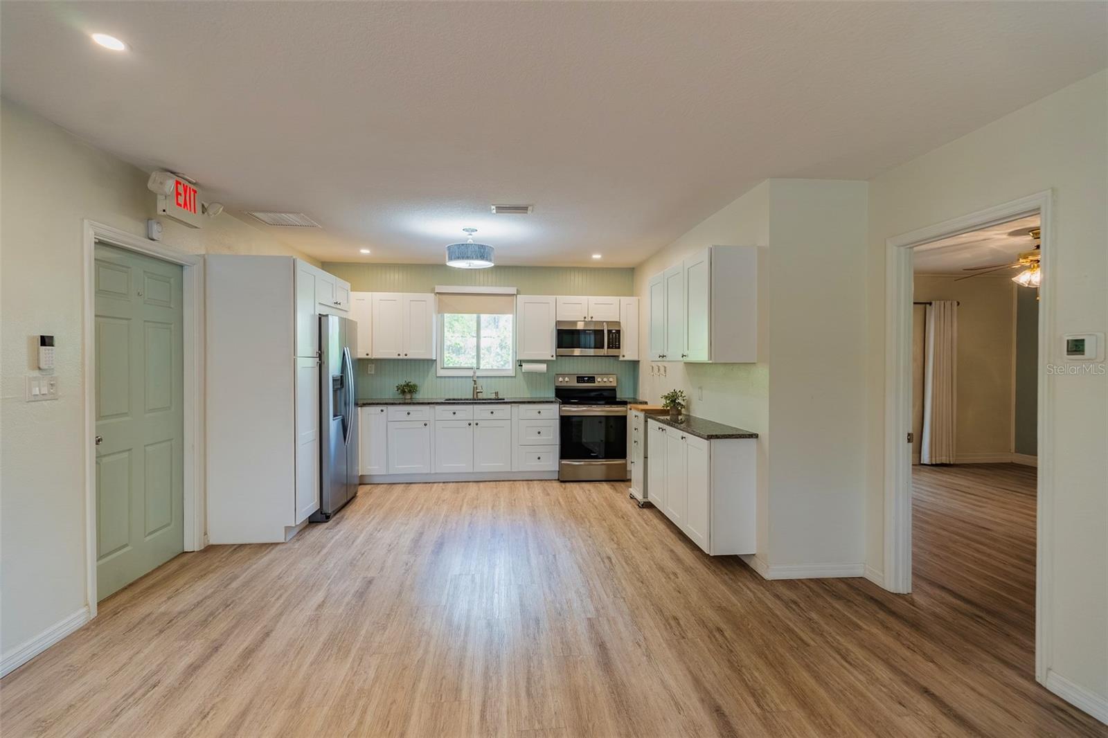 Image 21 of 86 For 321 Pennsylvania Avenue