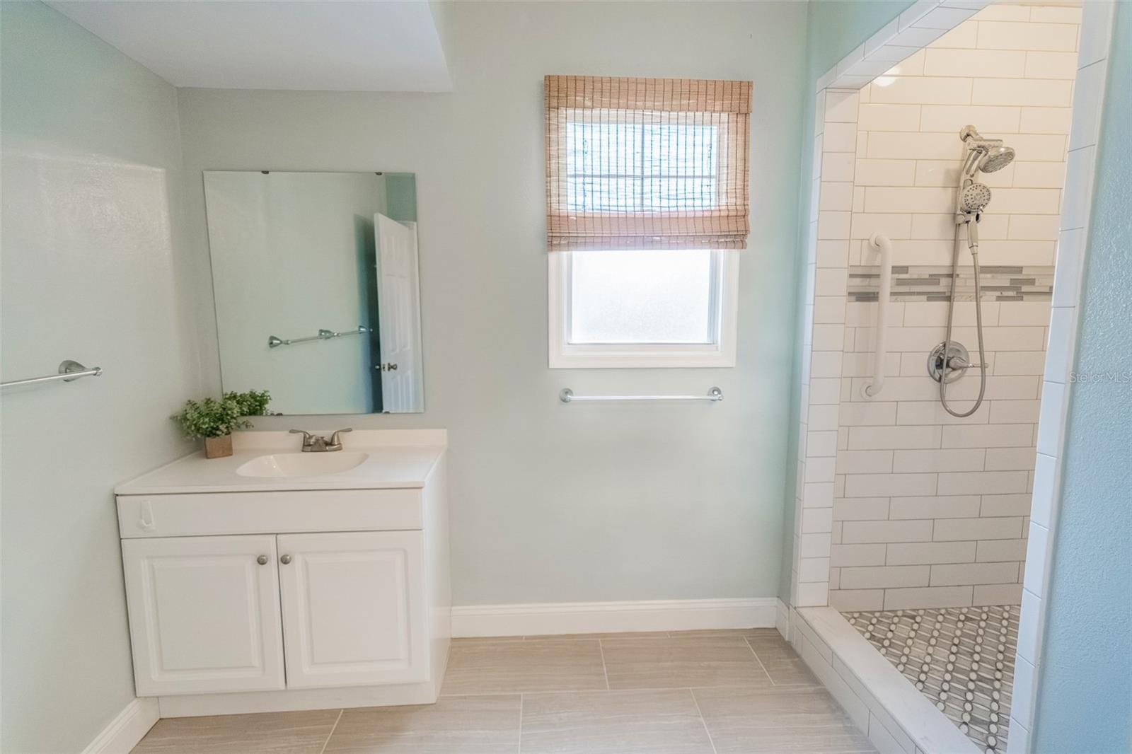 Image 29 of 86 For 321 Pennsylvania Avenue