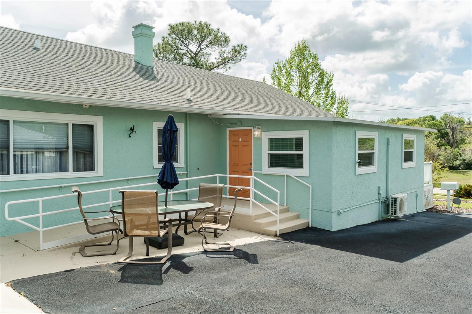 Image 47 of 86 For 321 Pennsylvania Avenue