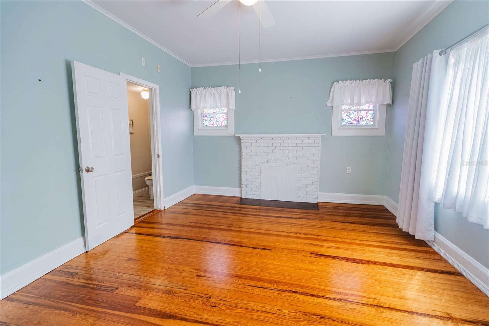 Image 52 of 86 For 321 Pennsylvania Avenue