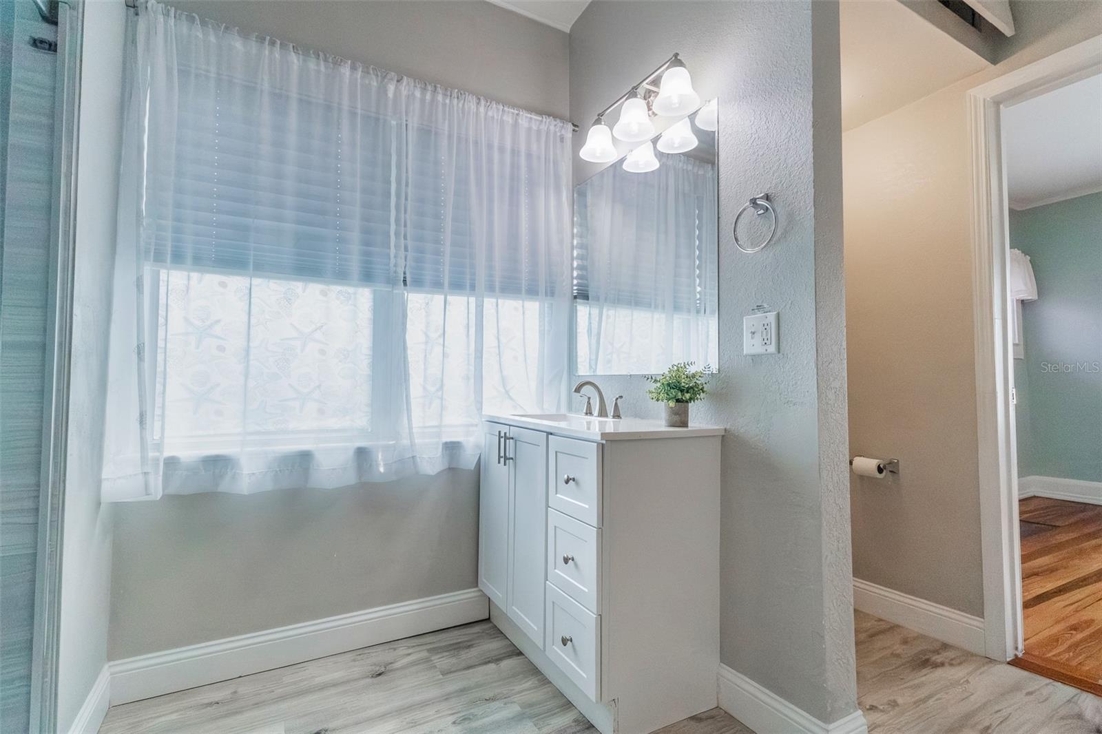 Image 55 of 86 For 321 Pennsylvania Avenue