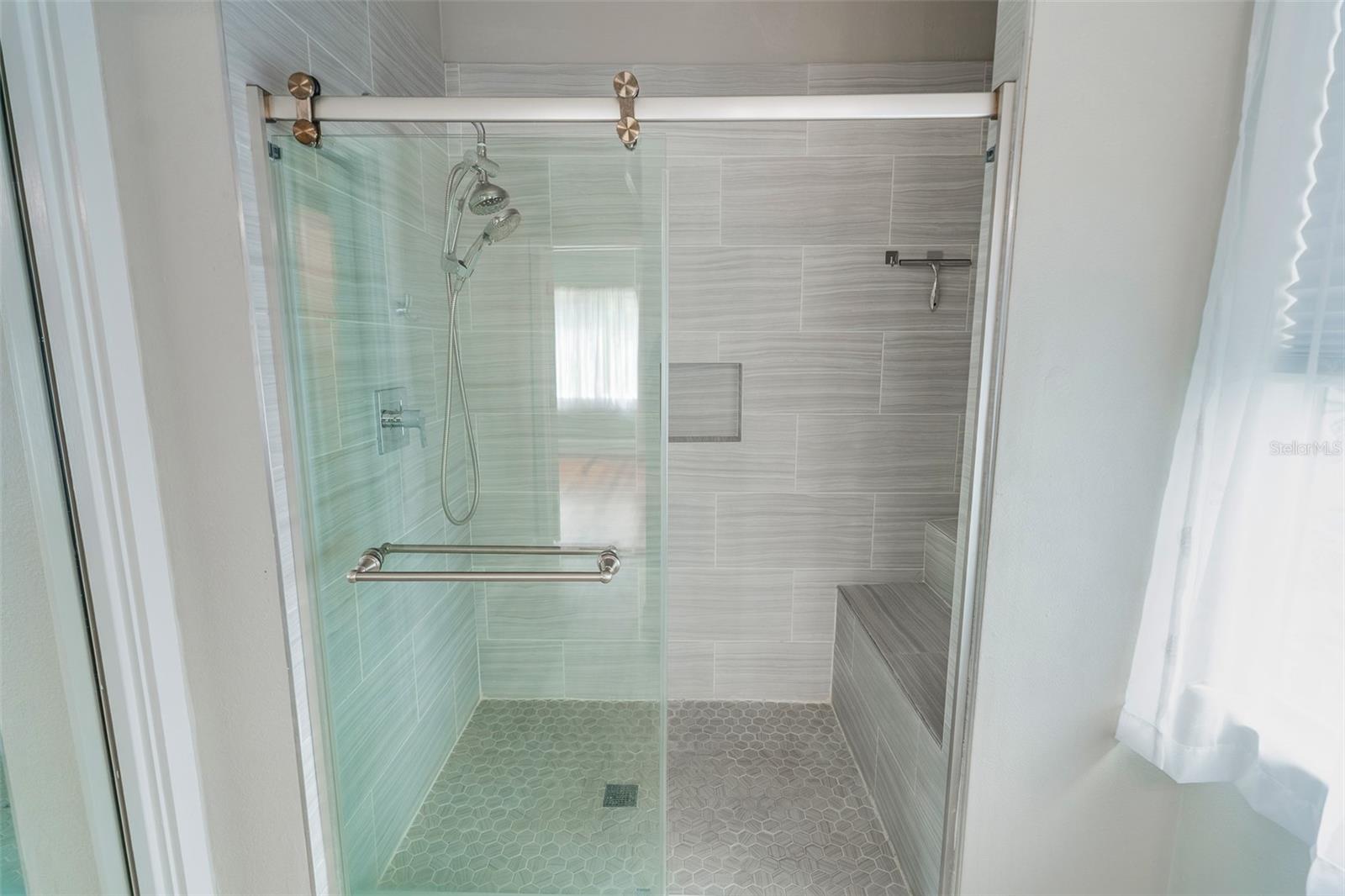 Image 62 of 86 For 321 Pennsylvania Avenue