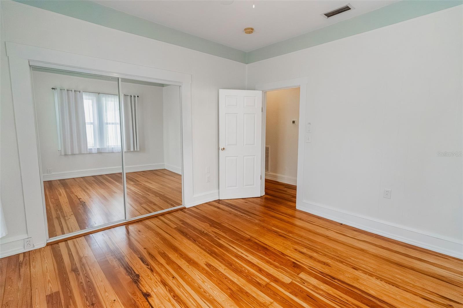 Image 65 of 86 For 321 Pennsylvania Avenue