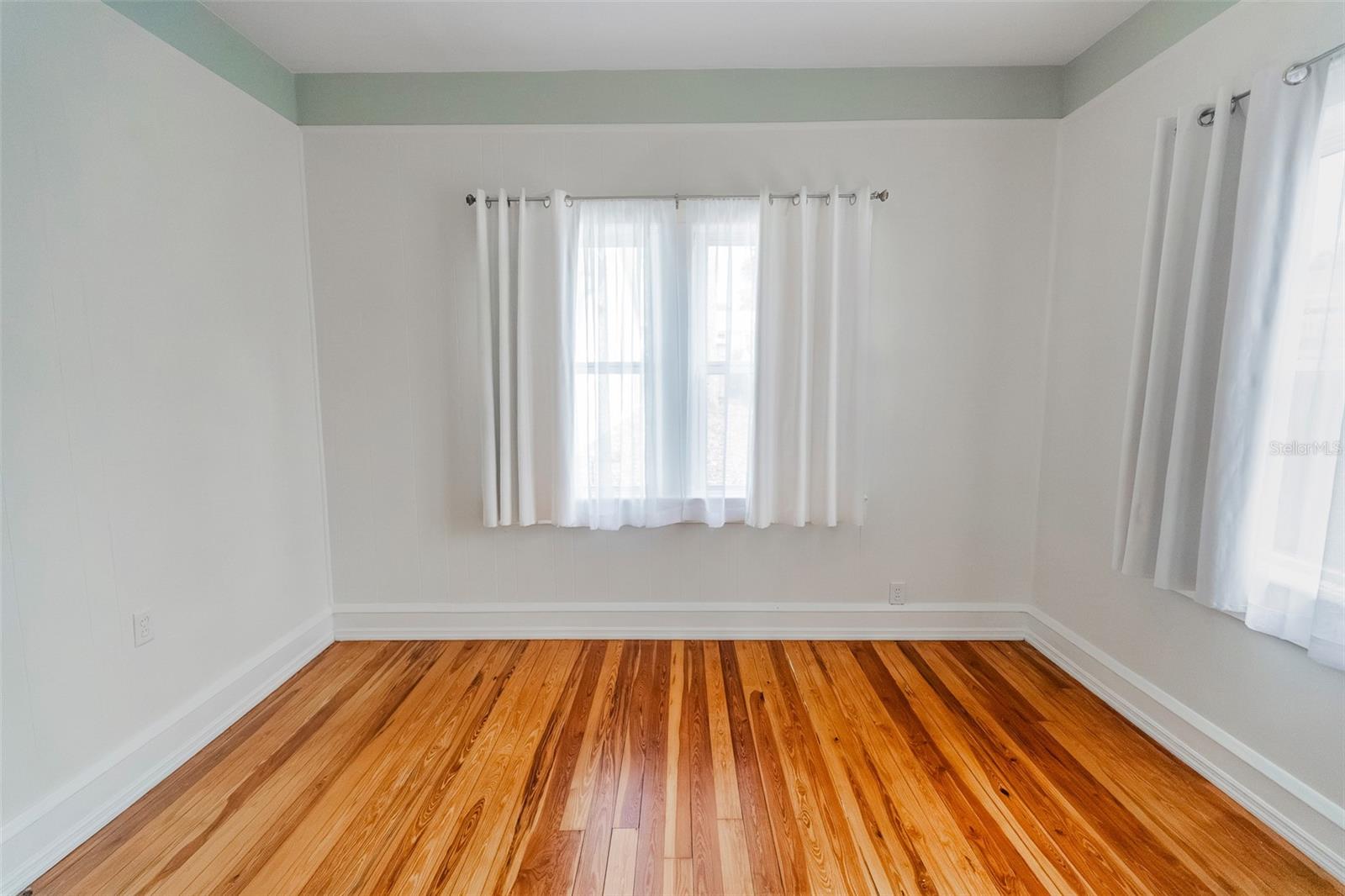 Image 66 of 86 For 321 Pennsylvania Avenue