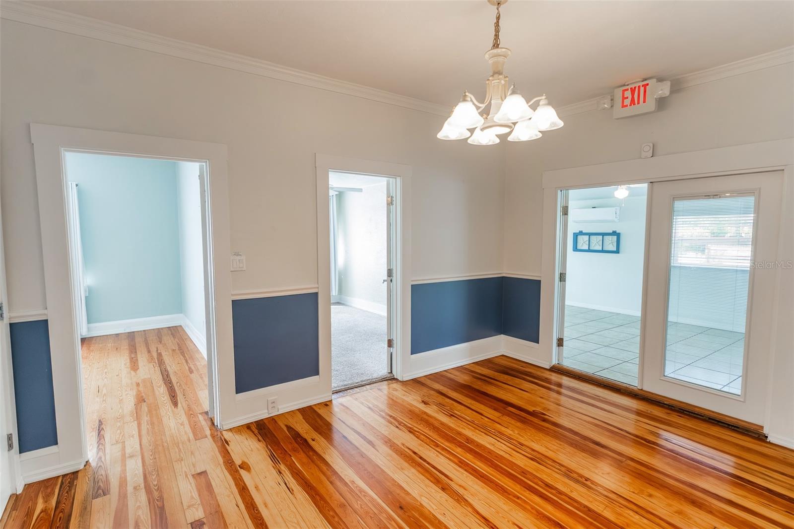 Image 7 of 86 For 321 Pennsylvania Avenue