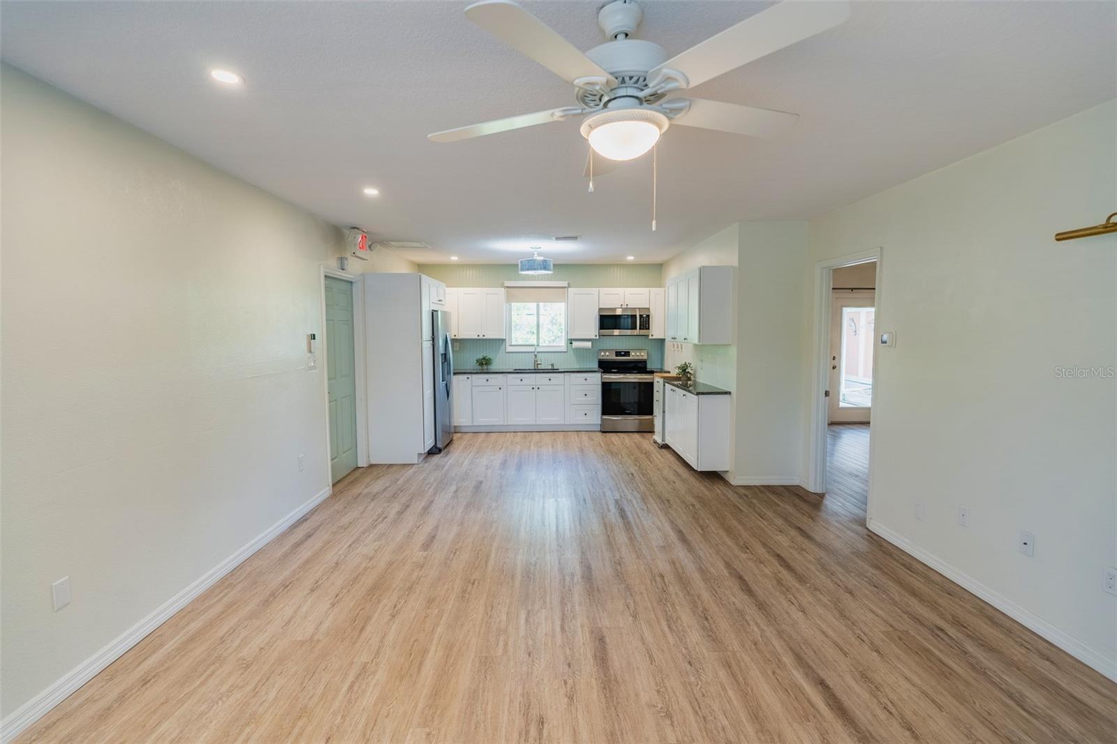 Image 76 of 86 For 321 Pennsylvania Avenue