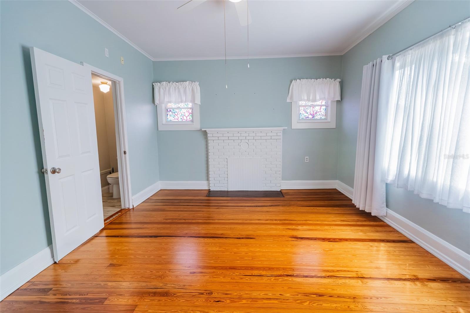 Image 8 of 86 For 321 Pennsylvania Avenue