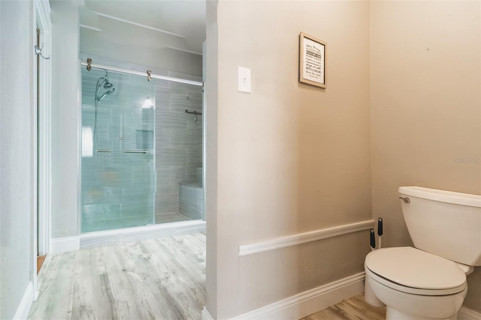 Image 9 of 86 For 321 Pennsylvania Avenue