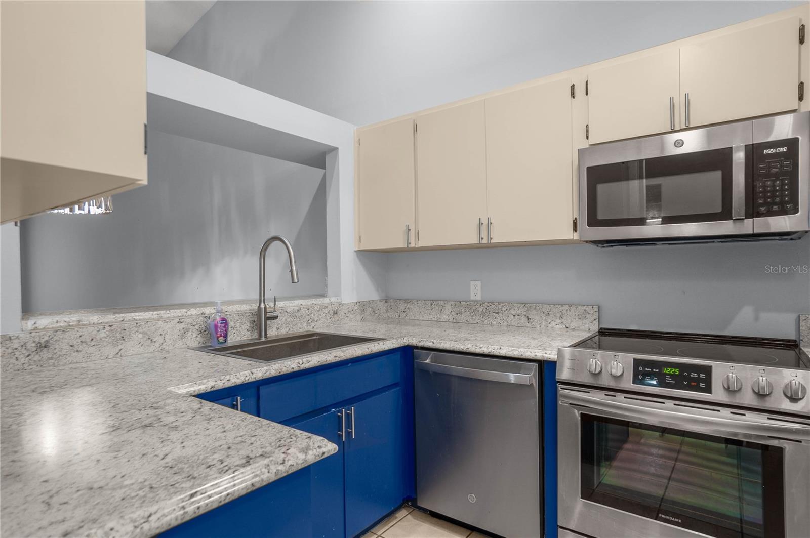 Image 7 of 46 For 1416 Longboat Point 1416