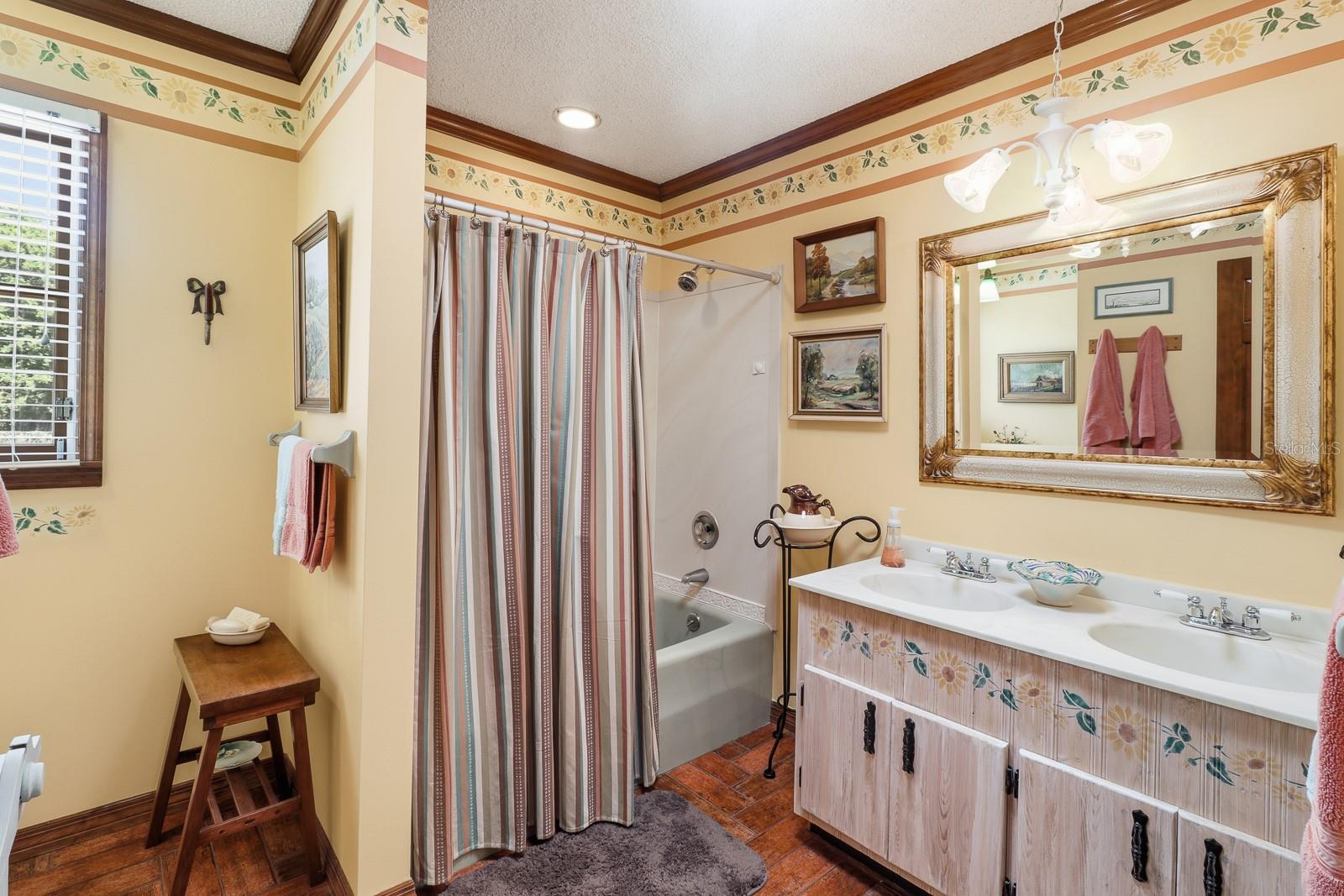 Image 27 of 73 For 6491 Spruce Creek Road