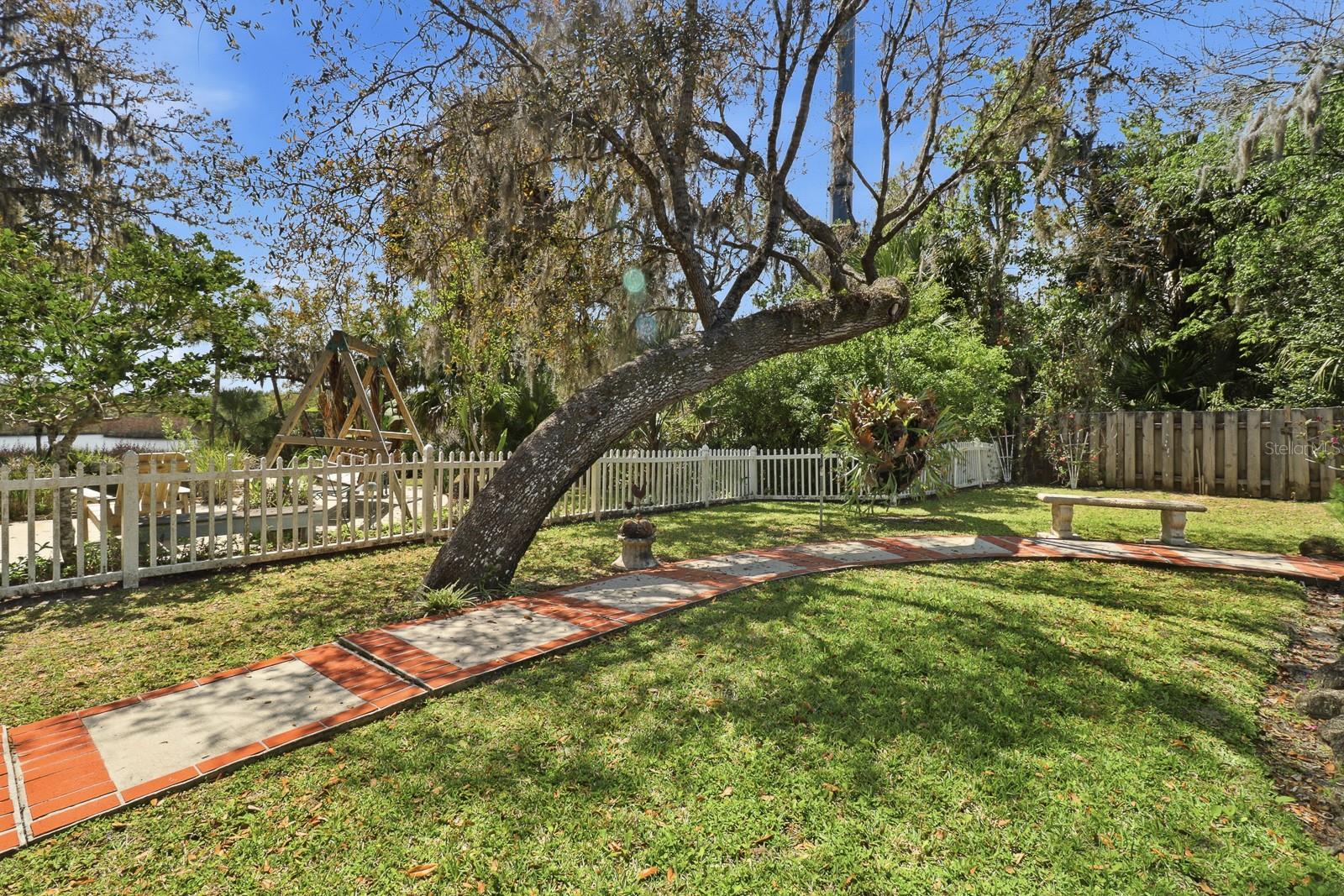 Image 38 of 73 For 6491 Spruce Creek Road