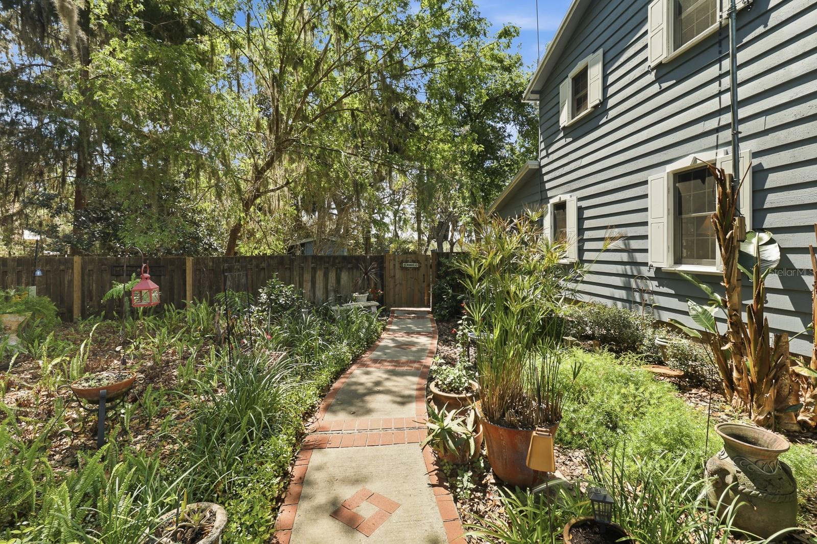 Image 47 of 73 For 6491 Spruce Creek Road