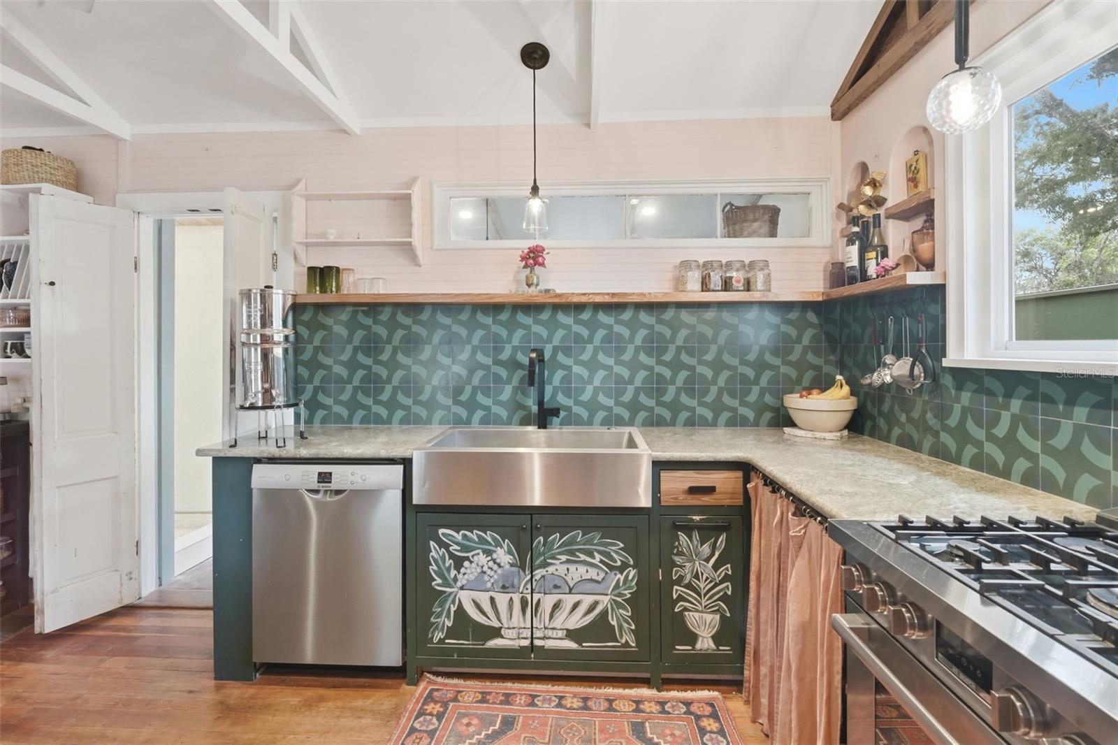 Image 10 of 32 For 748 Florence Avenue