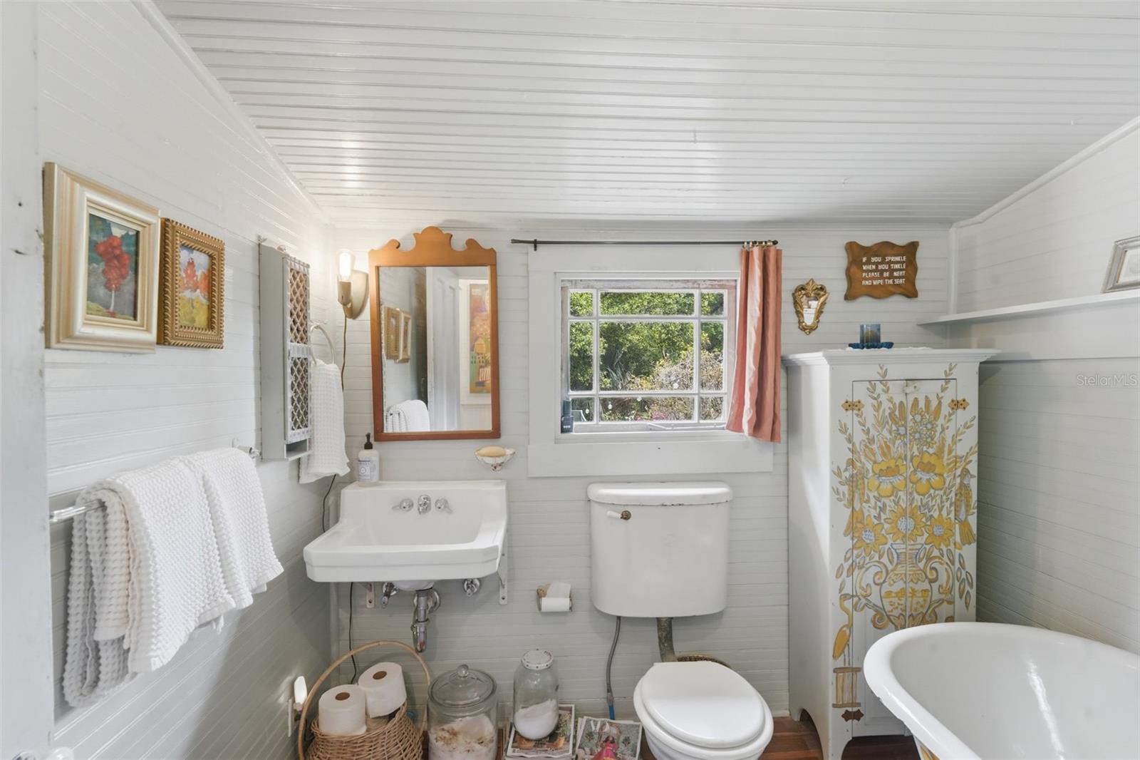 Image 13 of 32 For 748 Florence Avenue