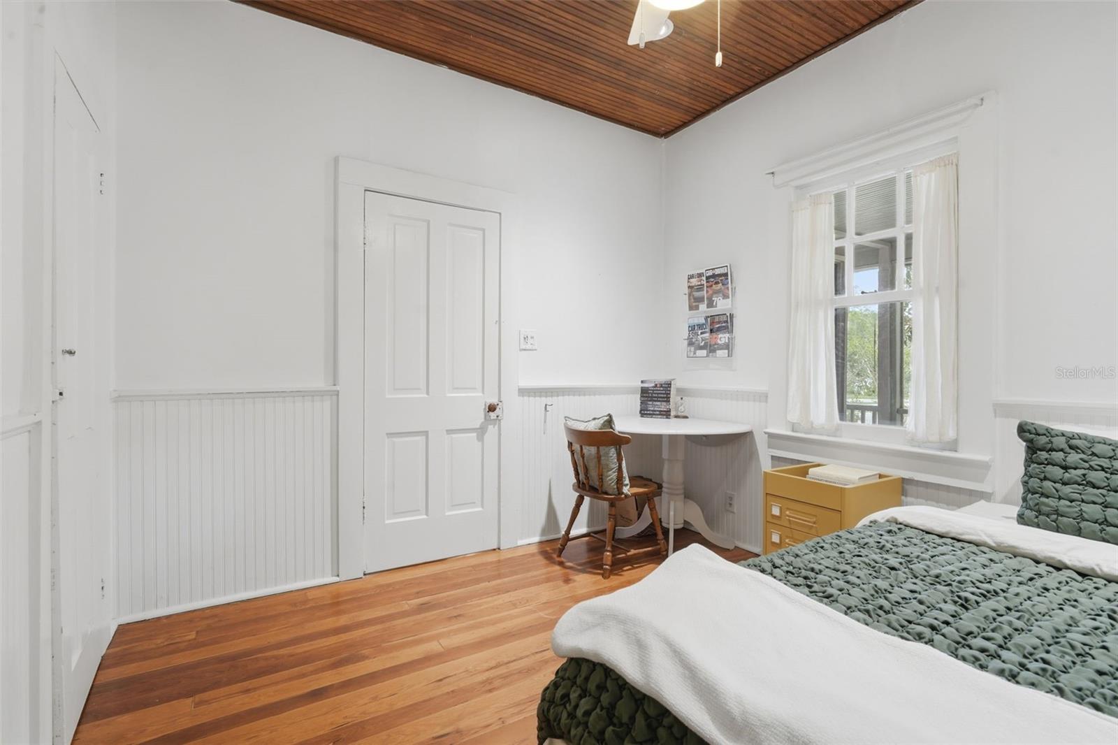 Image 15 of 32 For 748 Florence Avenue