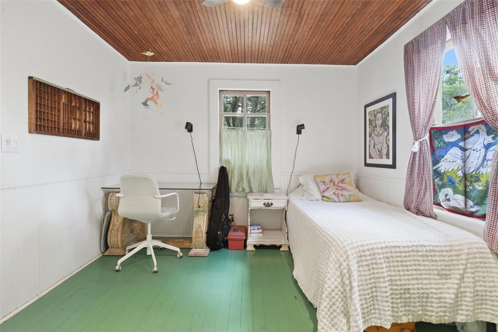 Image 16 of 32 For 748 Florence Avenue