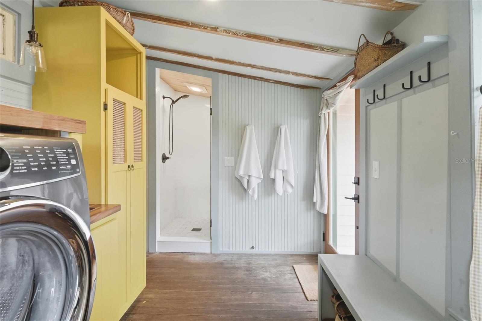 Image 19 of 32 For 748 Florence Avenue