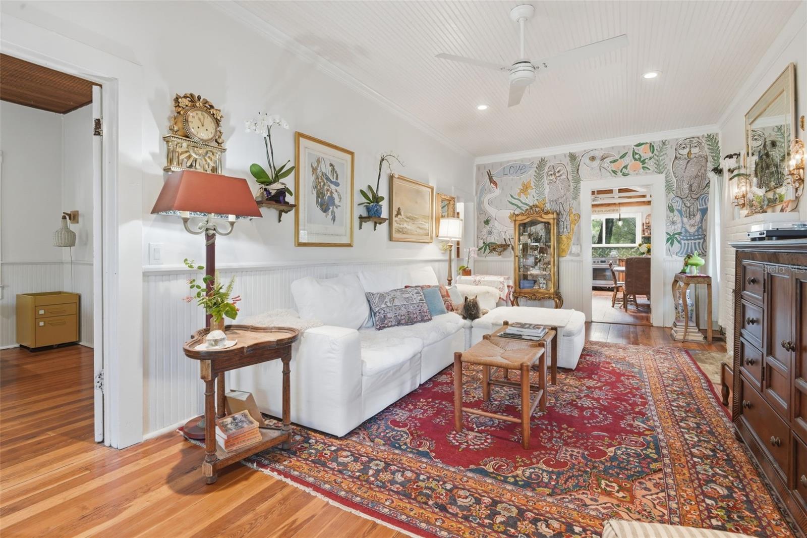 Image 6 of 32 For 748 Florence Avenue