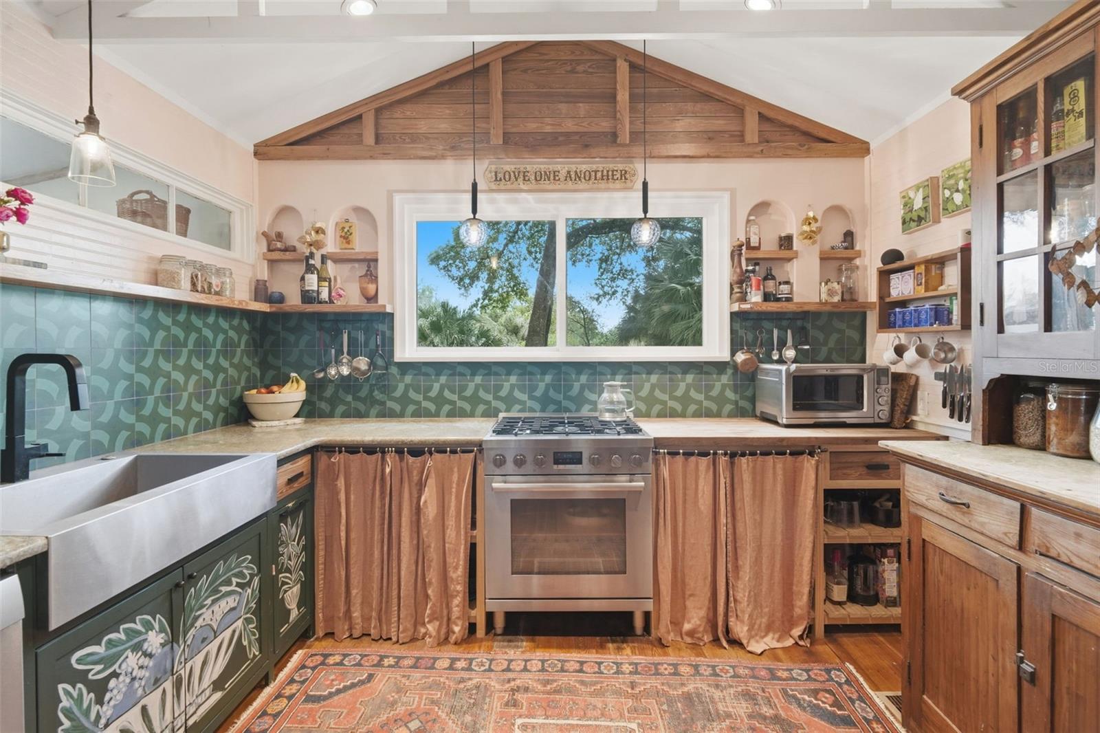 Image 9 of 32 For 748 Florence Avenue