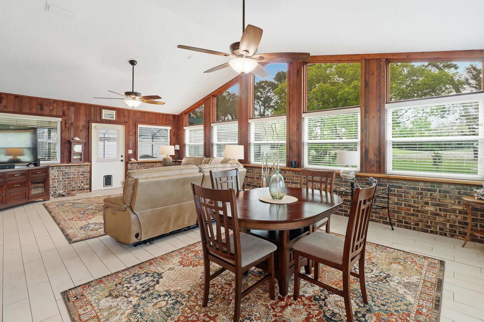 Image 15 of 41 For 407 Glen Abbey Lane