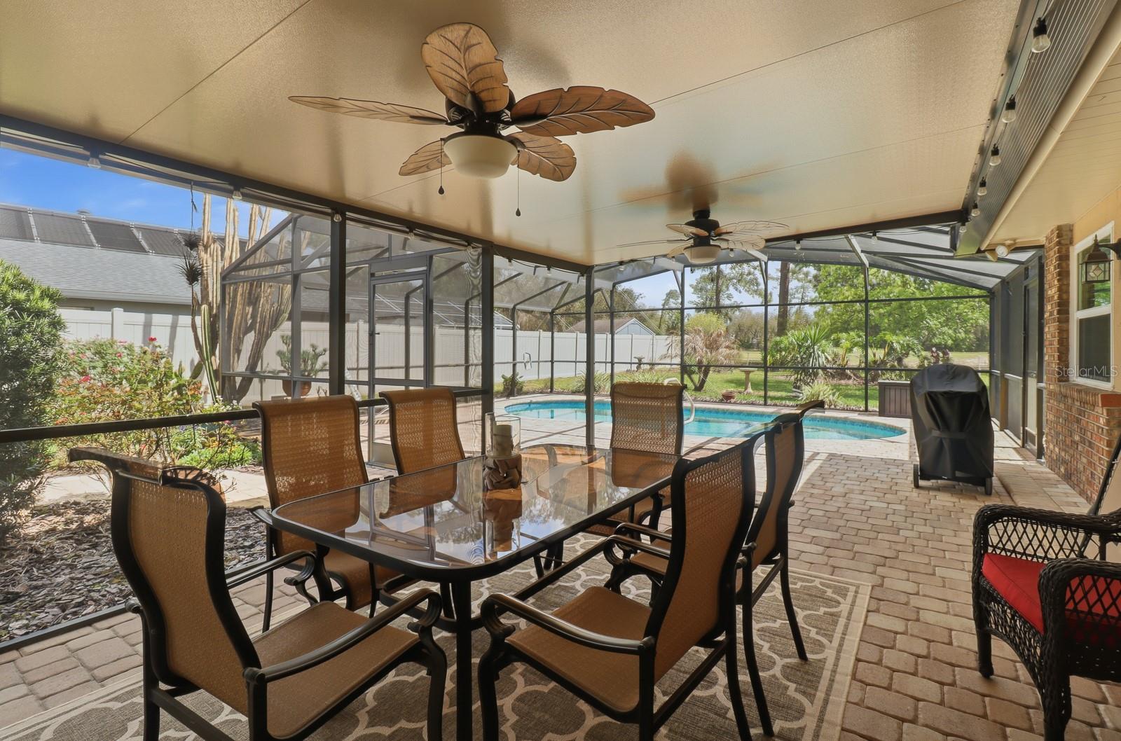 Image 21 of 41 For 407 Glen Abbey Lane