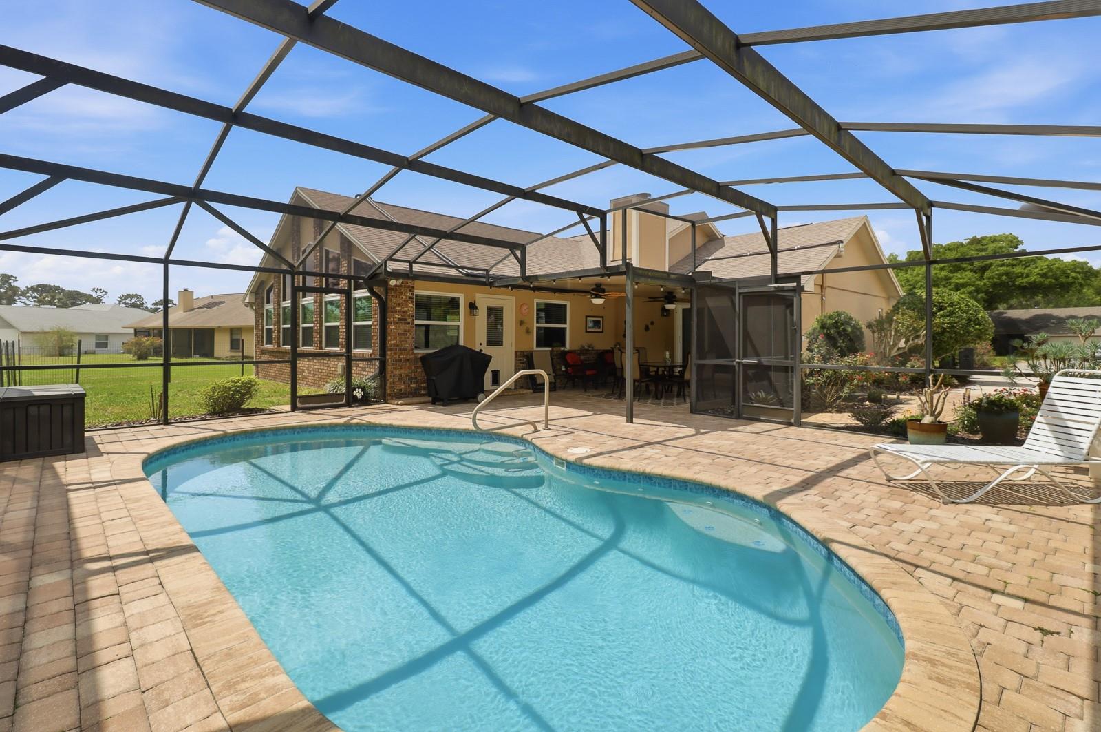 Image 23 of 41 For 407 Glen Abbey Lane