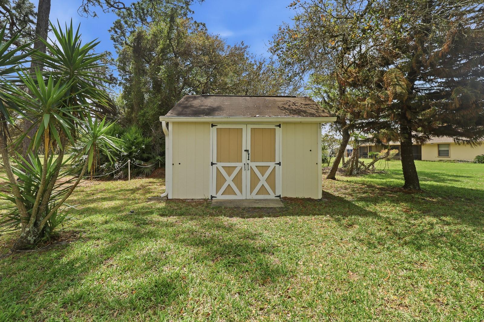 Image 32 of 41 For 407 Glen Abbey Lane