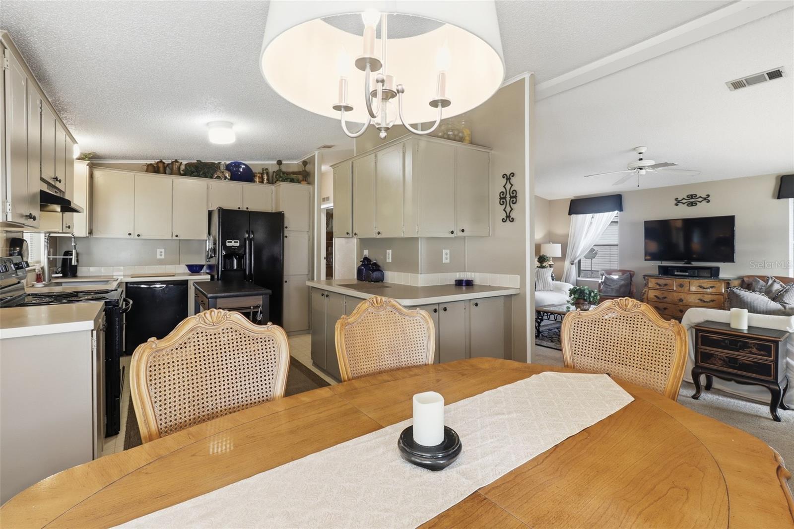 Image 10 of 34 For 171 Florence Boulevard