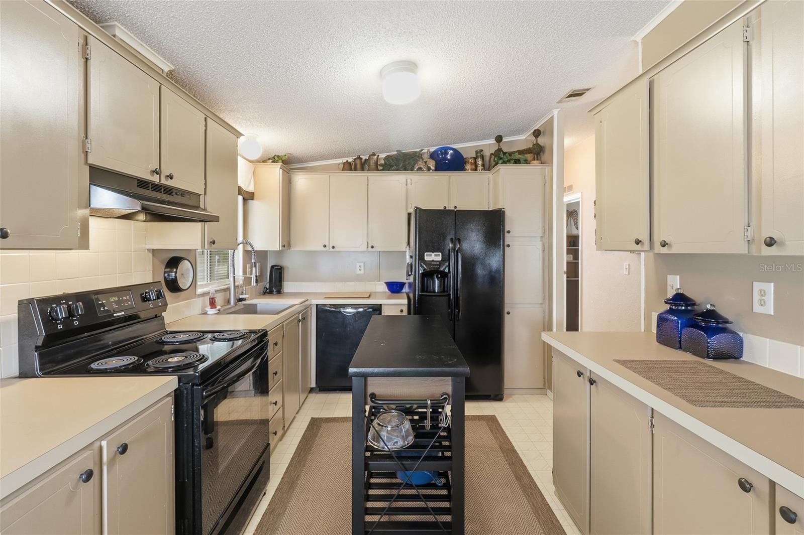 Image 4 of 34 For 171 Florence Boulevard