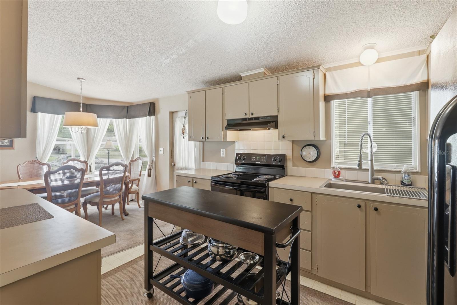 Image 7 of 34 For 171 Florence Boulevard