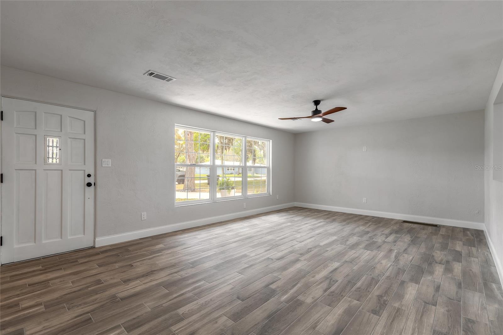 Image 4 of 30 For 39 Willis Drive