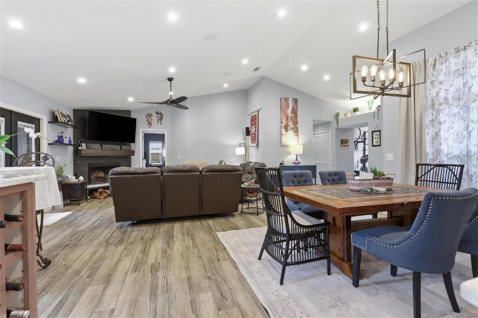 Image 12 of 31 For 2240 Heatheroak Drive