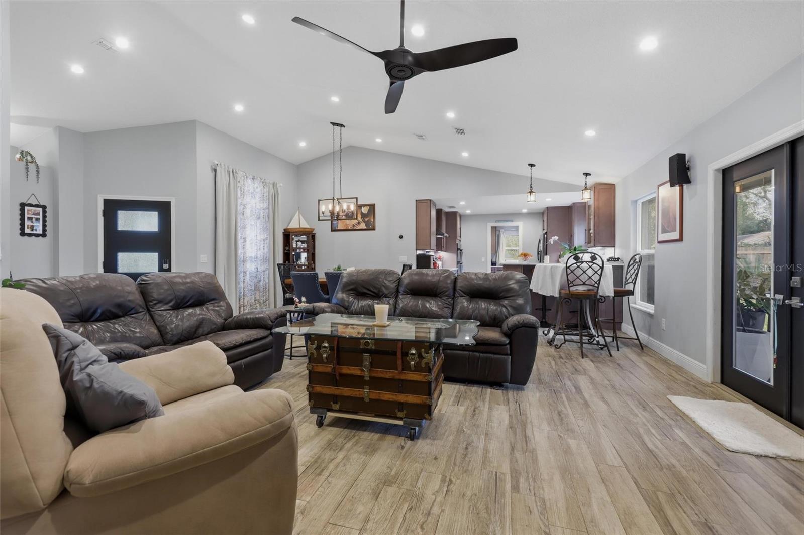 Image 14 of 31 For 2240 Heatheroak Drive