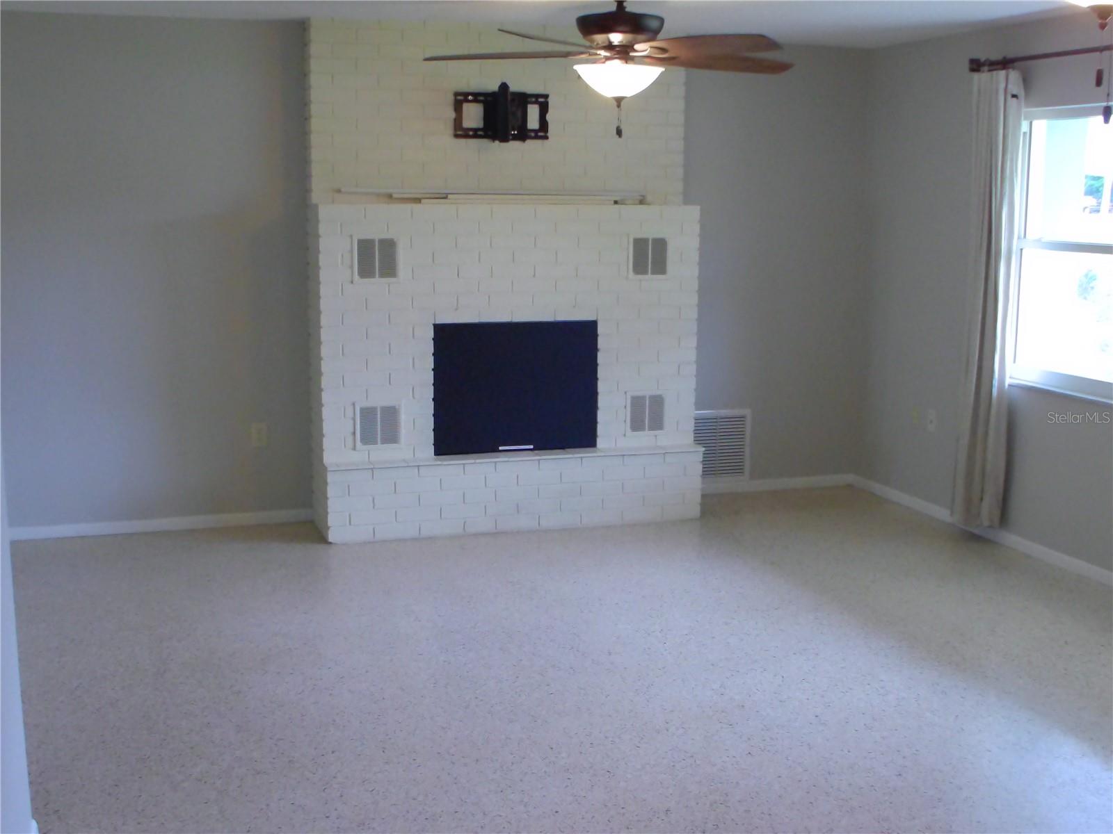 Image 9 of 24 For 42 Catalina Drive