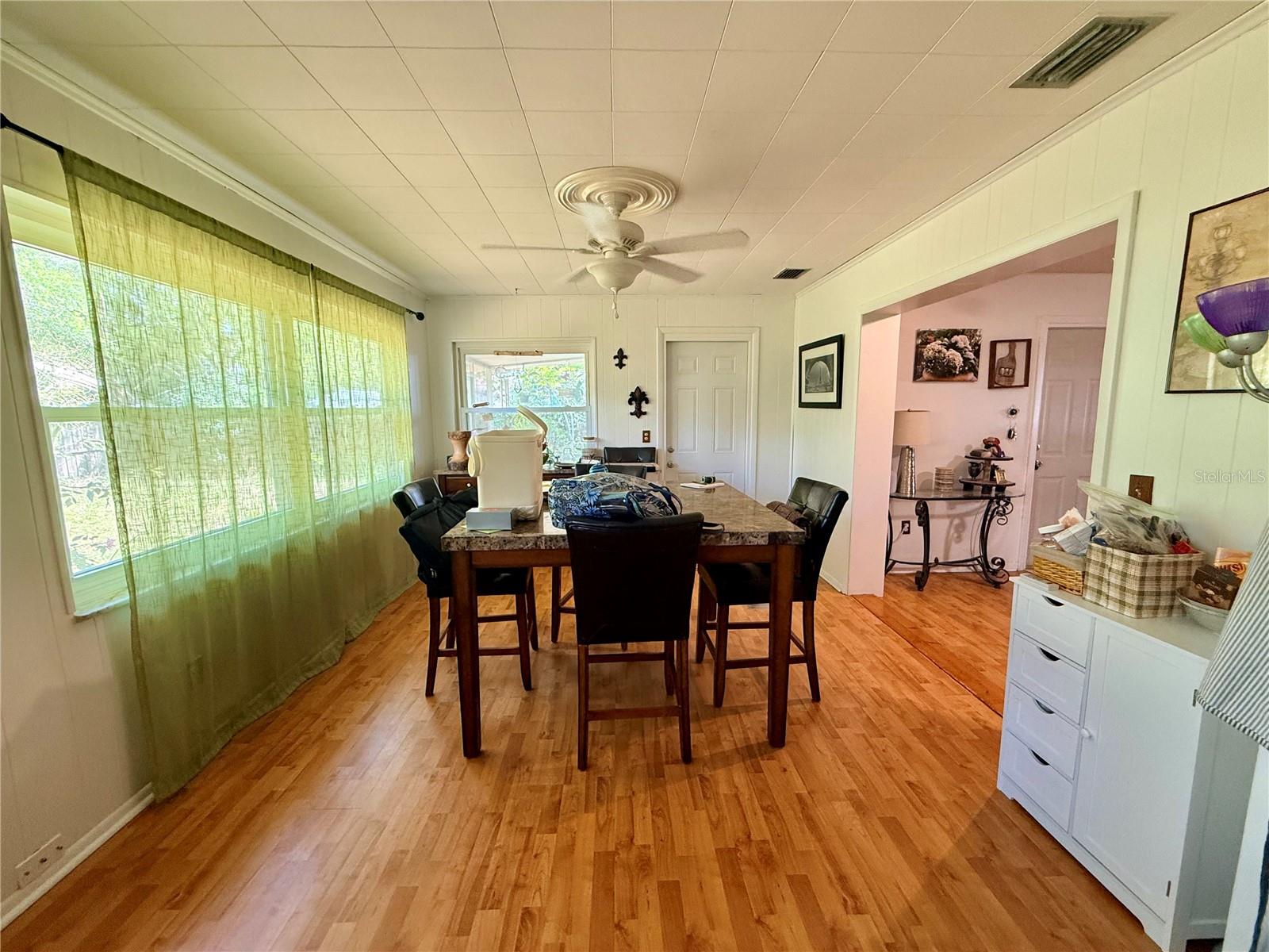 Image 11 of 25 For 303 Boundary Avenue