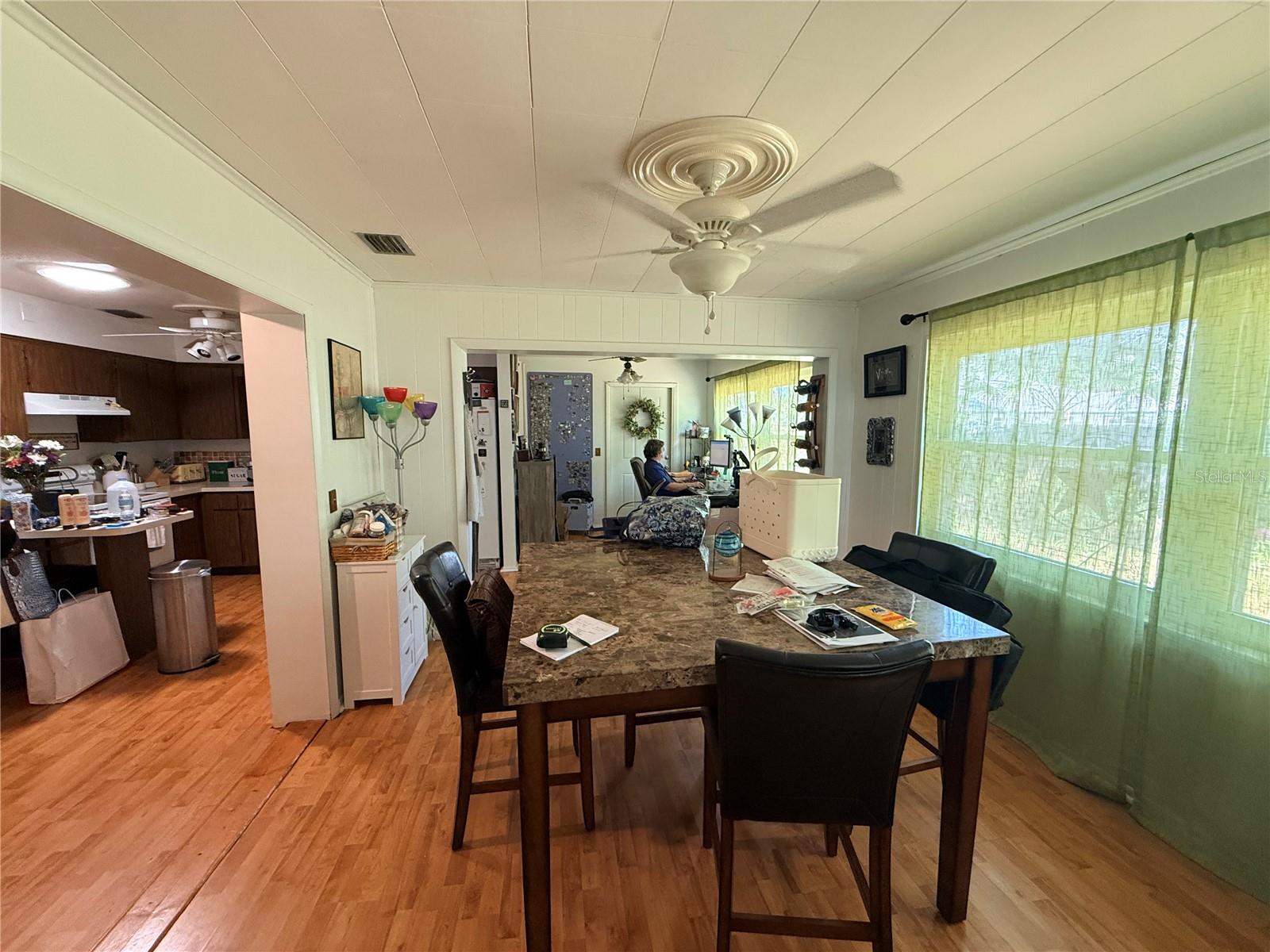 Image 12 of 25 For 303 Boundary Avenue