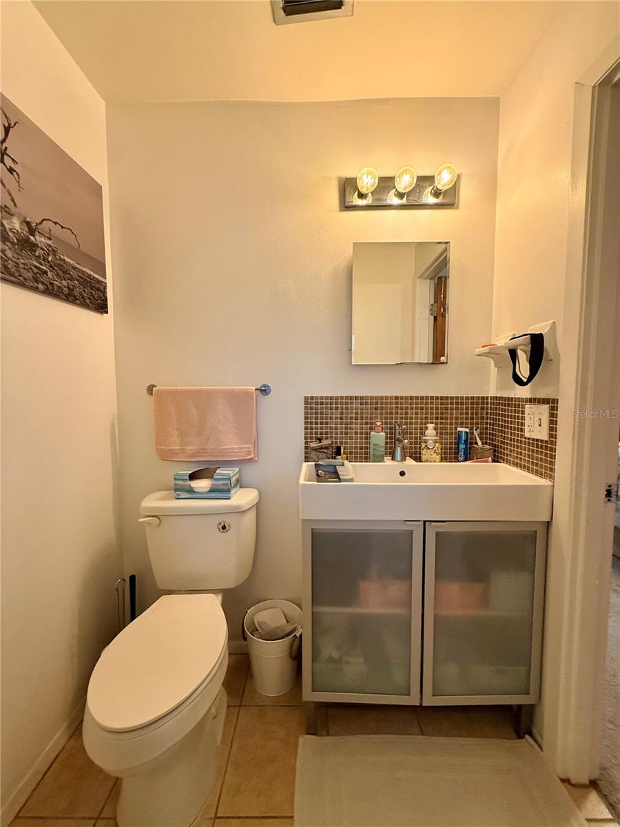 Image 15 of 25 For 303 Boundary Avenue