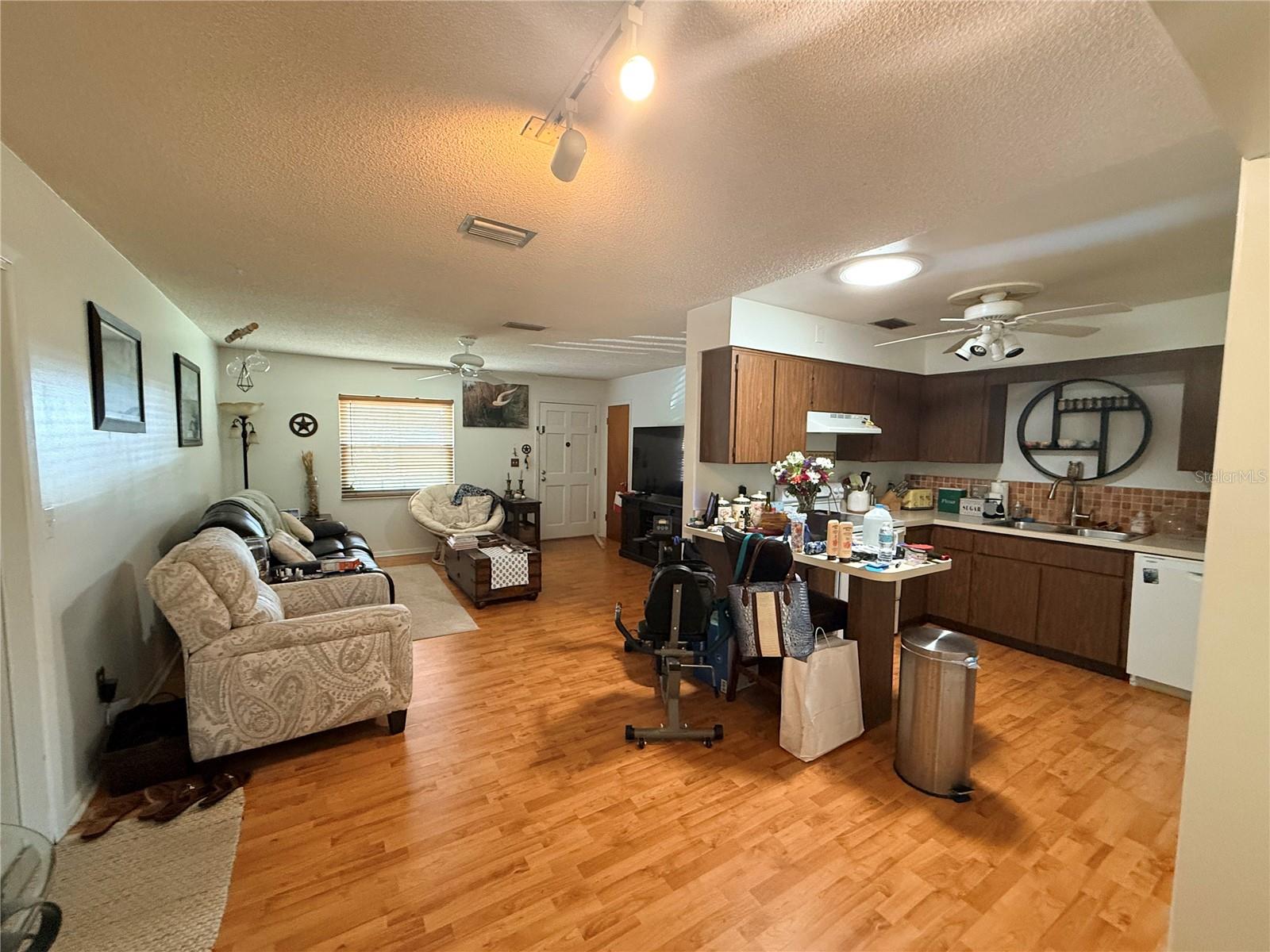 Image 8 of 25 For 303 Boundary Avenue