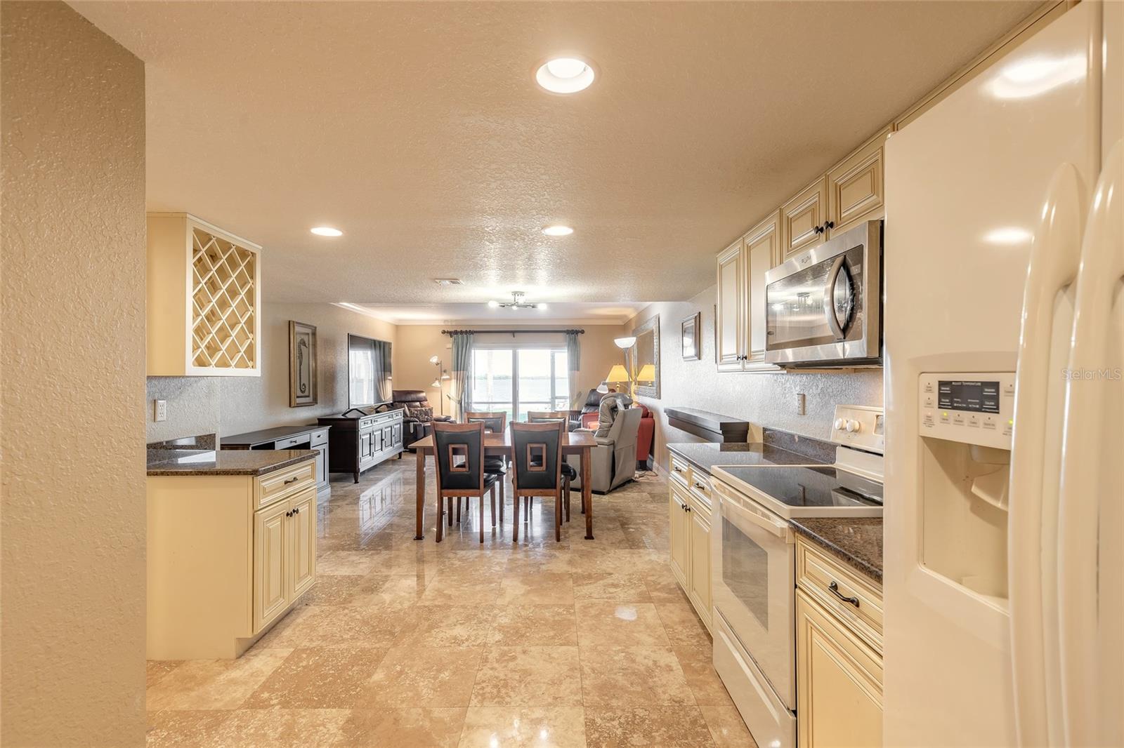 Image 11 of 29 For 3131 Ridgewood Avenue 101