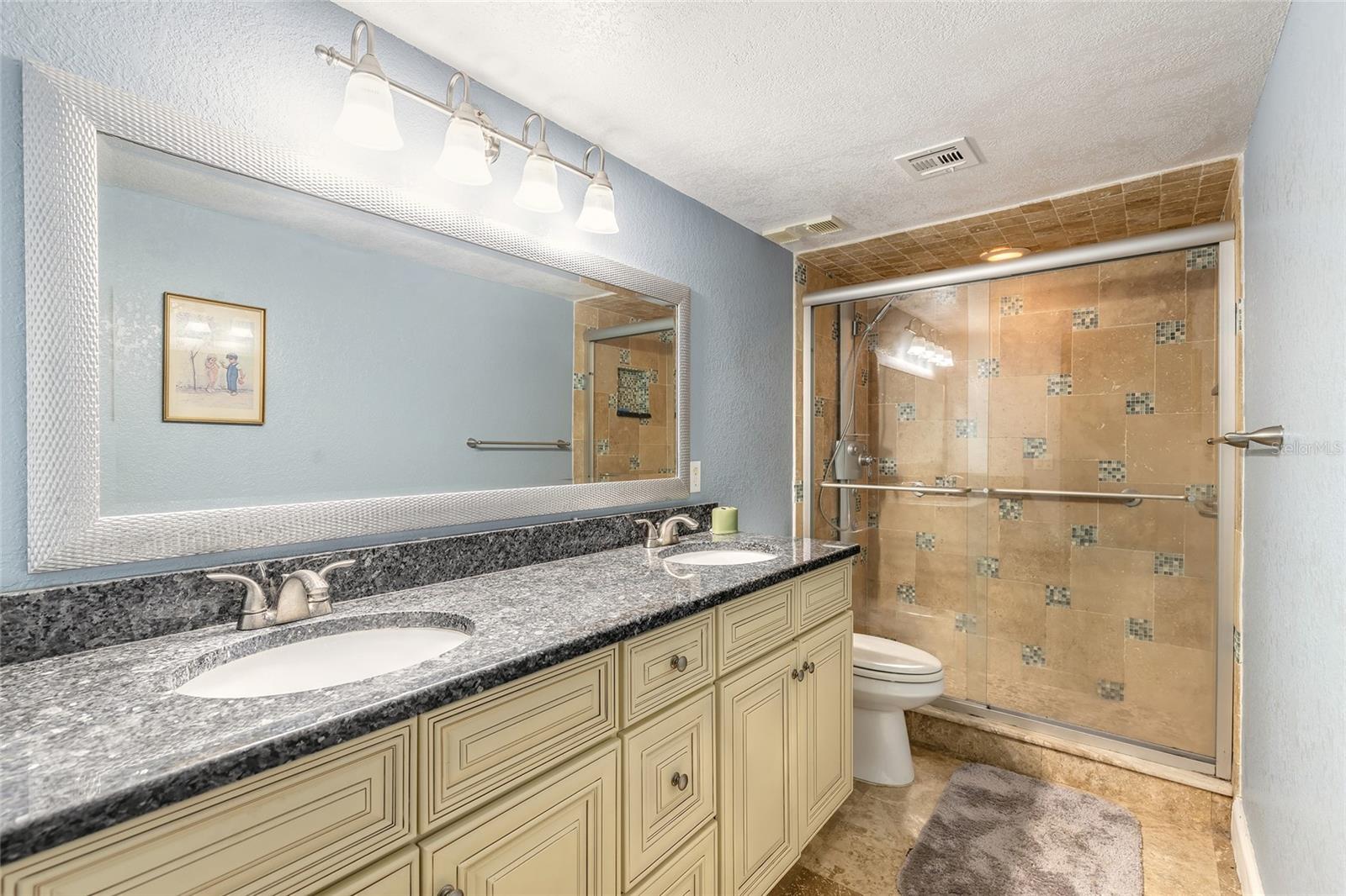 Image 17 of 29 For 3131 Ridgewood Avenue 101