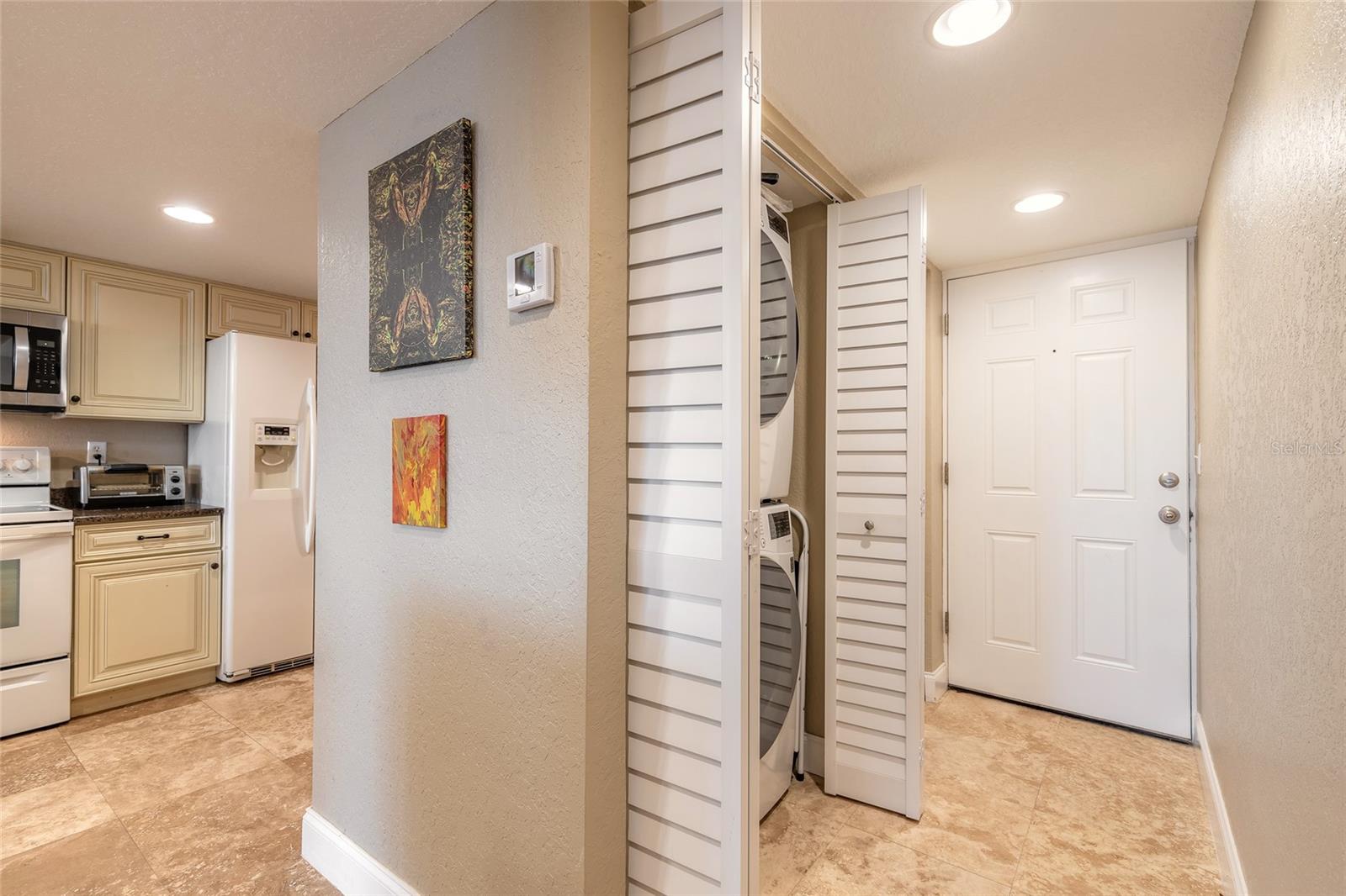 Image 21 of 29 For 3131 Ridgewood Avenue 101