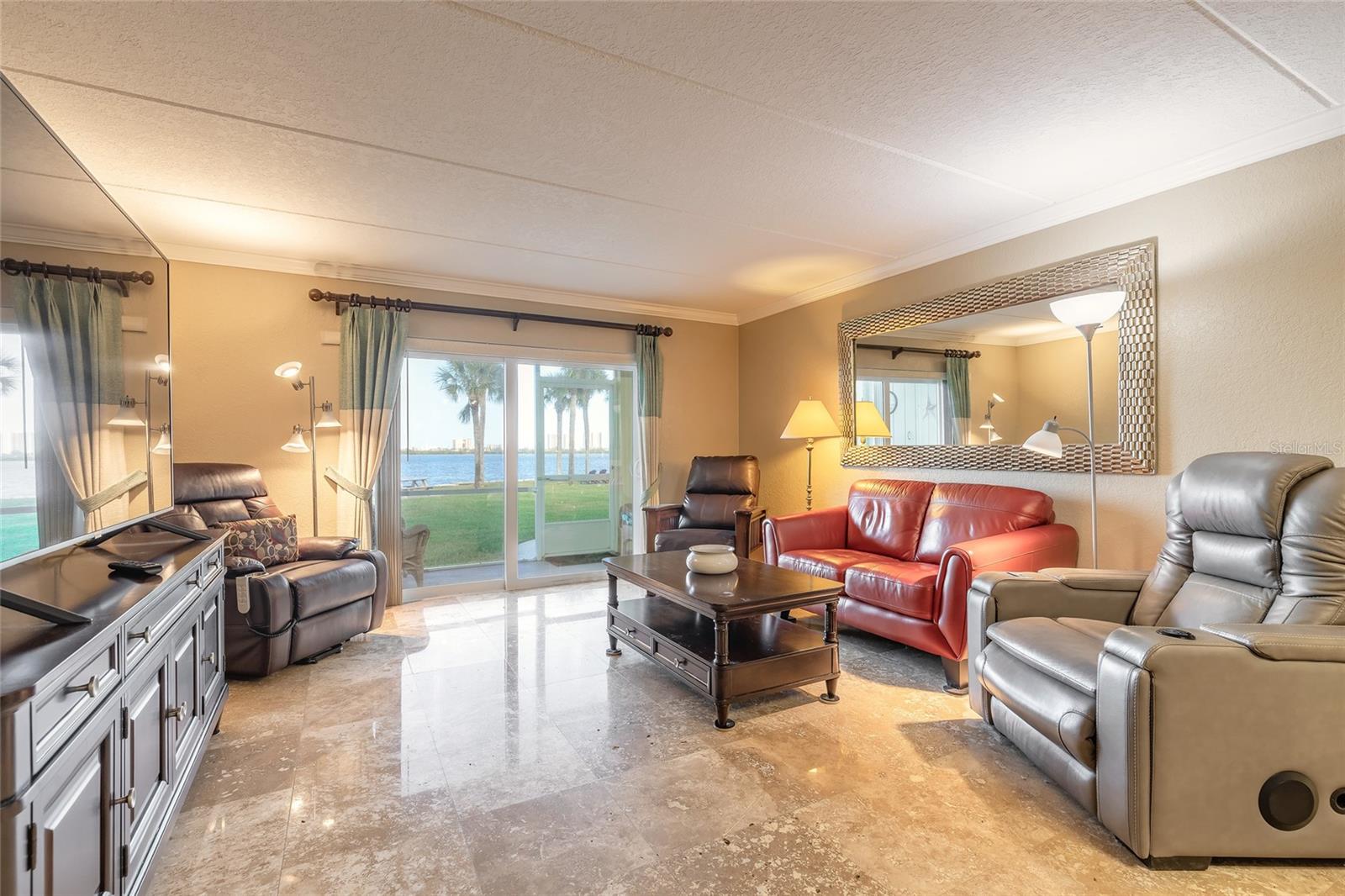 Image 4 of 29 For 3131 Ridgewood Avenue 101