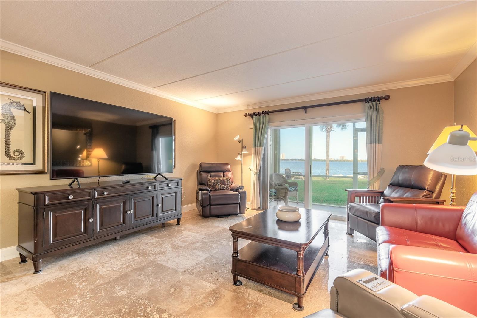 Image 5 of 29 For 3131 Ridgewood Avenue 101