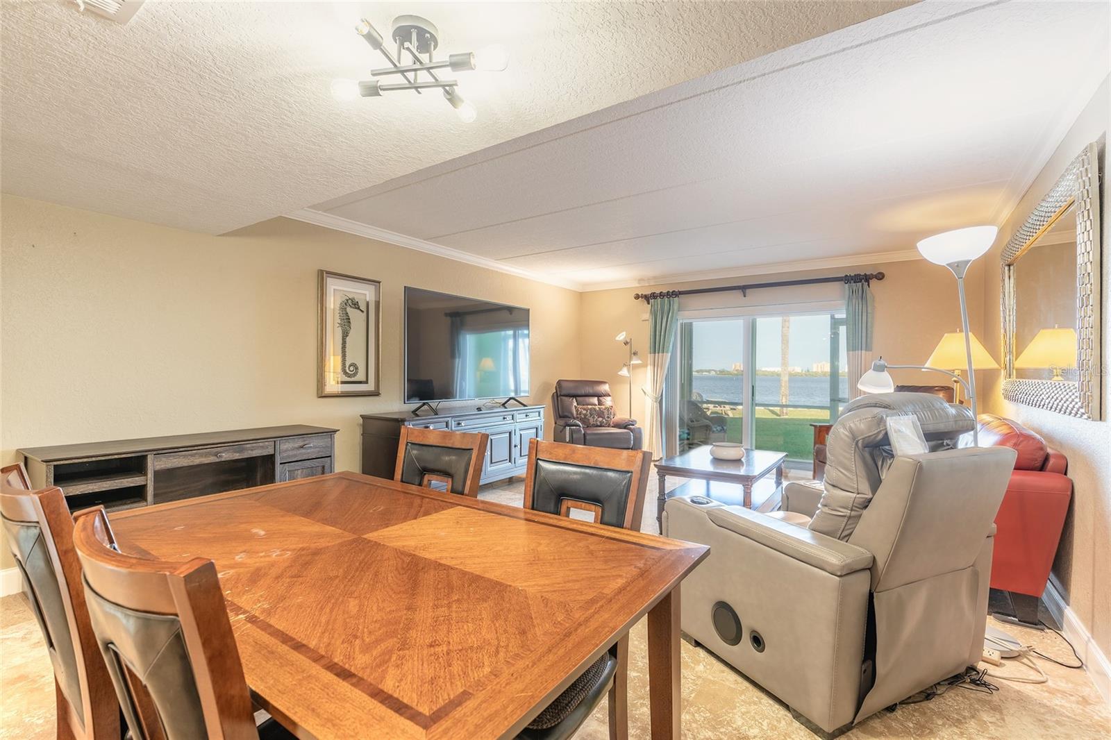 Image 8 of 29 For 3131 Ridgewood Avenue 101