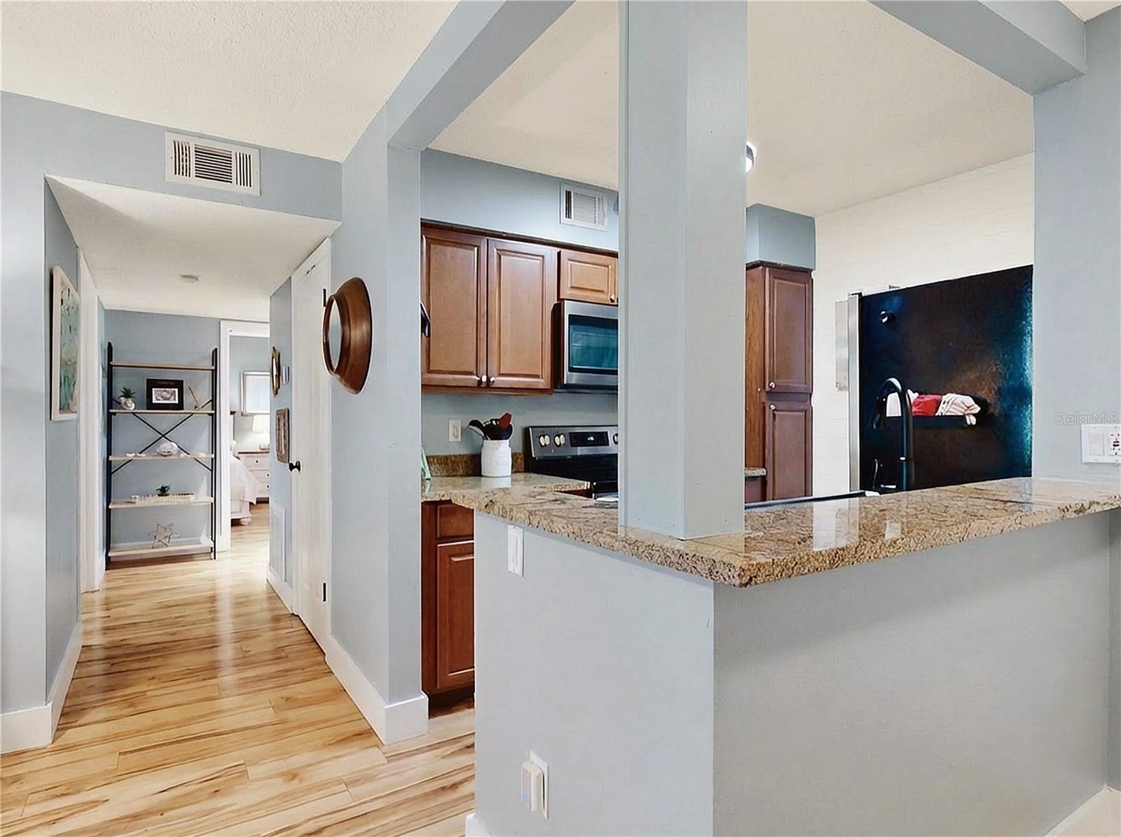 Image 12 of 40 For 1401 Palmetto Avenue 306