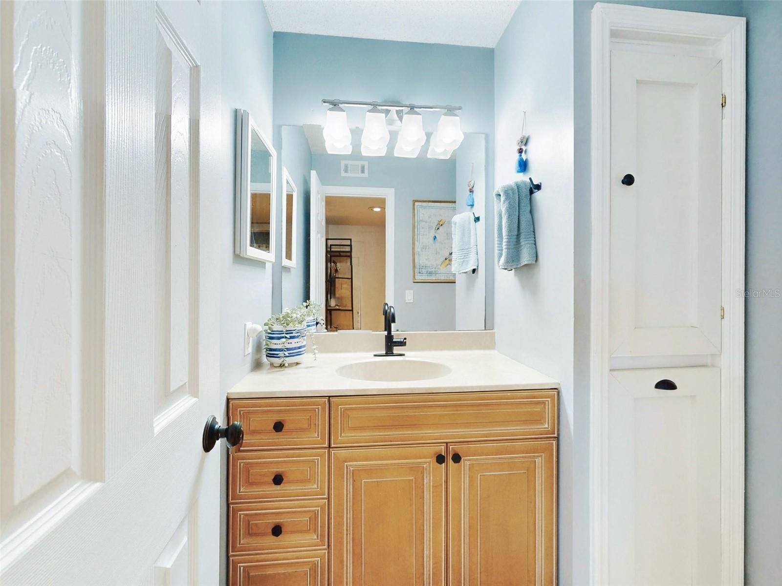 Image 24 of 40 For 1401 Palmetto Avenue 306