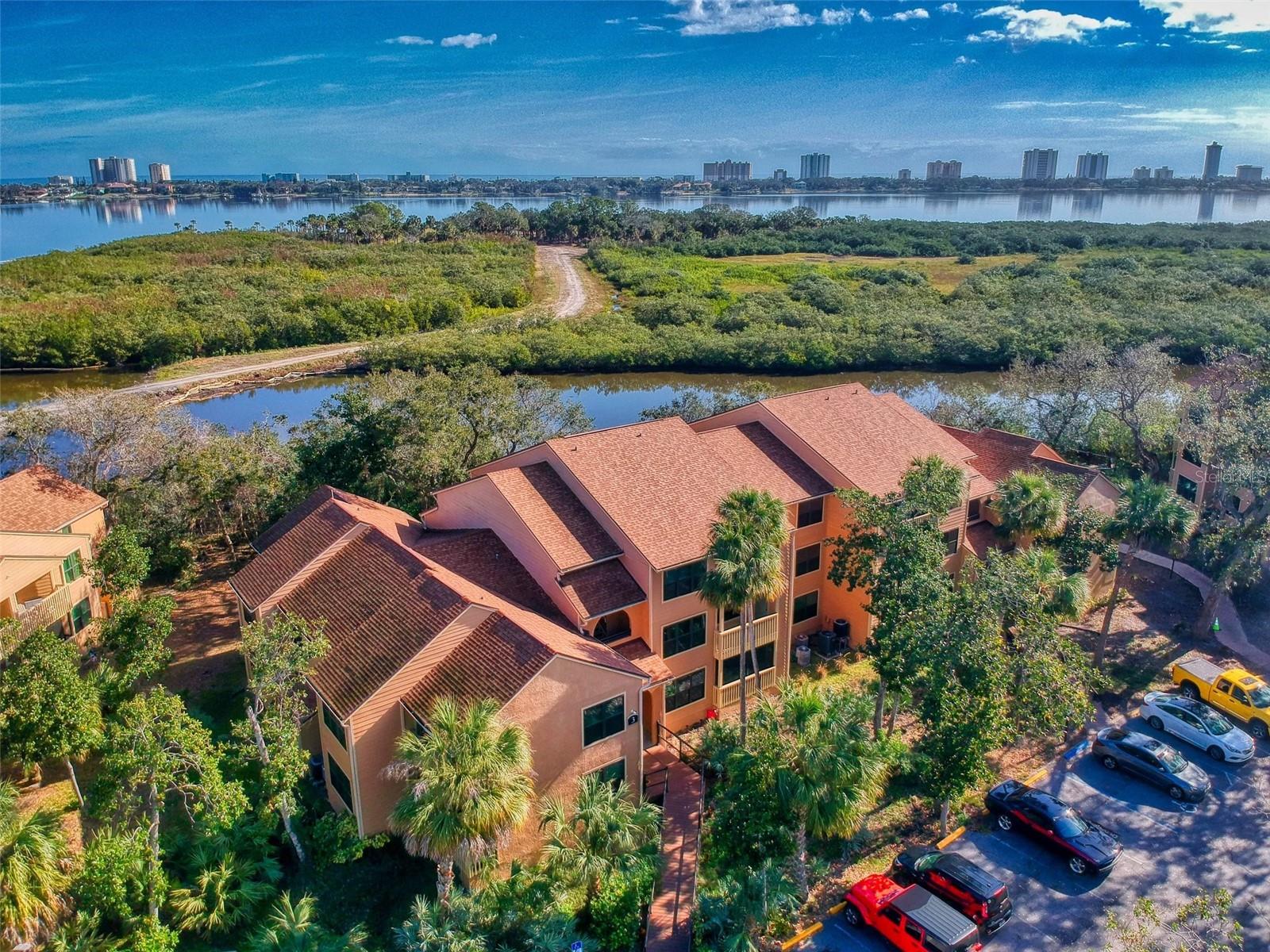 Image 29 of 40 For 1401 Palmetto Avenue 306