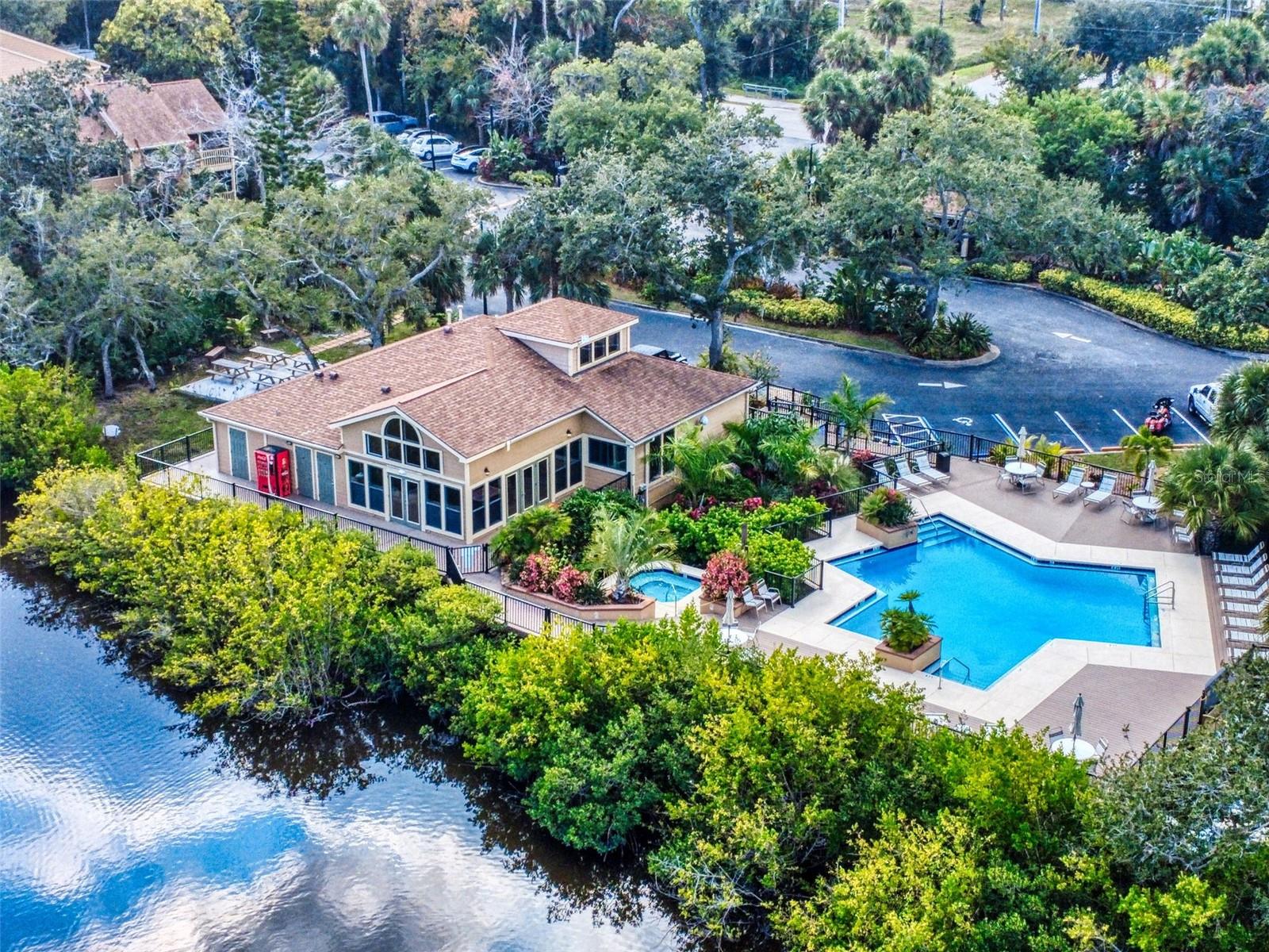 Image 32 of 40 For 1401 Palmetto Avenue 306